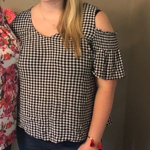 ❌ SOLD! Cold Shoulder black and white Gingham top